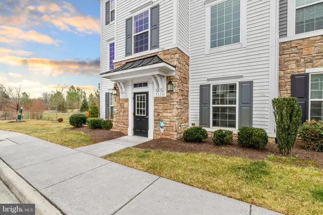 $489,999 | 7370 Riding Meadow Way, Manassas, VA 20111