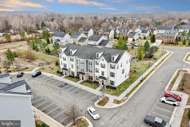 $489,999 | 7370 Riding Meadow Way, Manassas, VA 20111