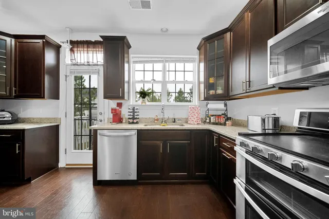 $489,999 | 7370 Riding Meadow Way, Manassas, VA 20111