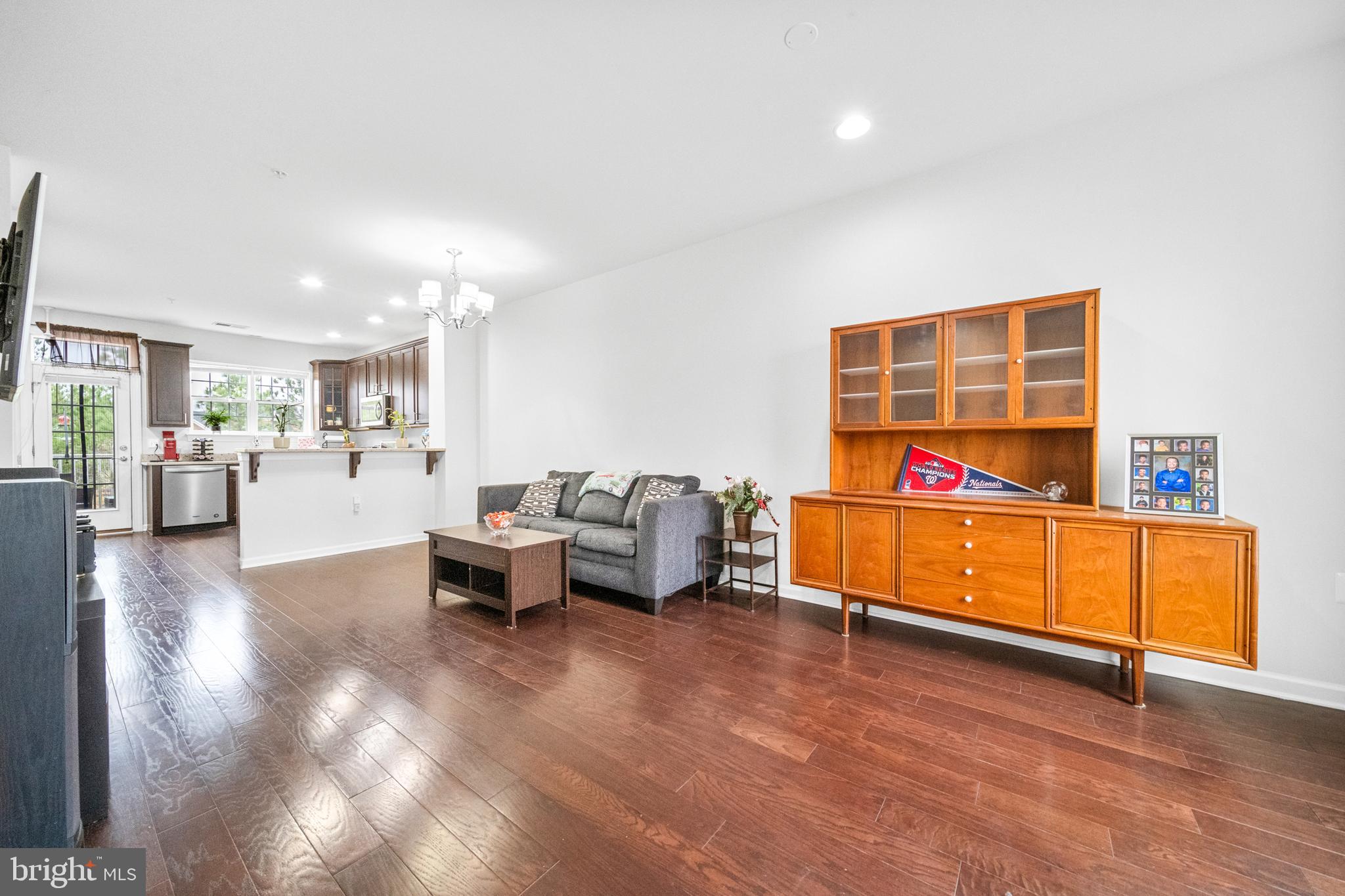 7370 Riding Meadow Way Manassas, VA 20111 - Photo 10 of 46 Living Room