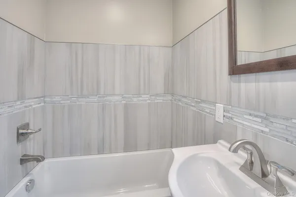 $4,400 | 535 East Walnut Street, Unit MAIN, Long Beach, NY 11561