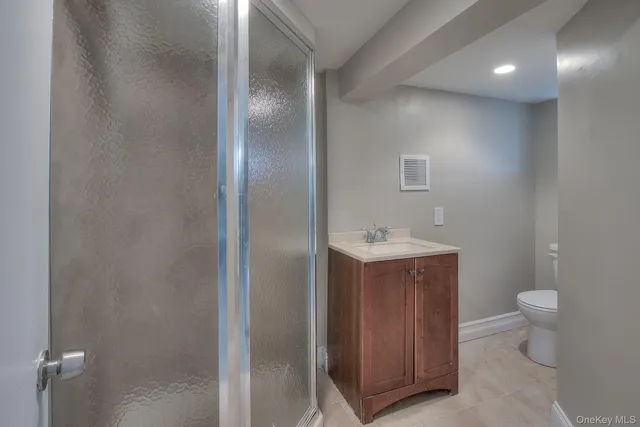 $4,700 | 535 East Walnut Street, Unit MAIN, Long Beach, NY 11561