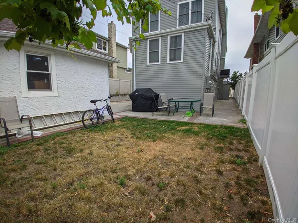$4,400 | 535 East Walnut Street, Unit MAIN, Long Beach, NY 11561