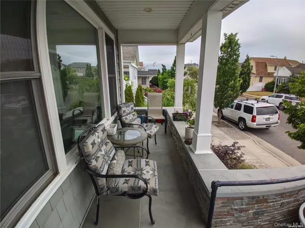 $4,400 | 535 East Walnut Street, Unit MAIN, Long Beach, NY 11561