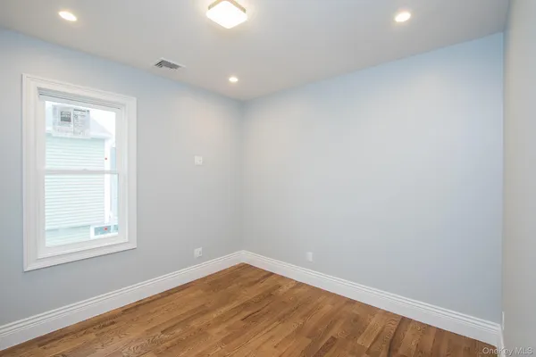 $4,400 | 535 East Walnut Street, Unit MAIN, Long Beach, NY 11561