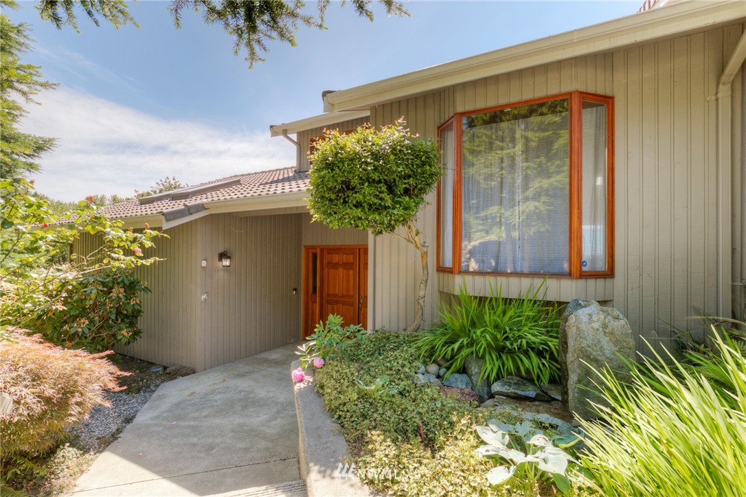 19261 99th Place South Renton, WA 98055 - Photo 1 of 25