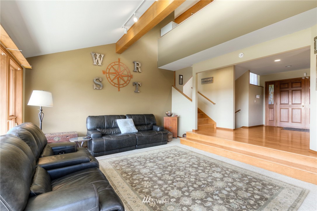 19261 99th Place South Renton, WA 98055 - Photo 4 of 25
