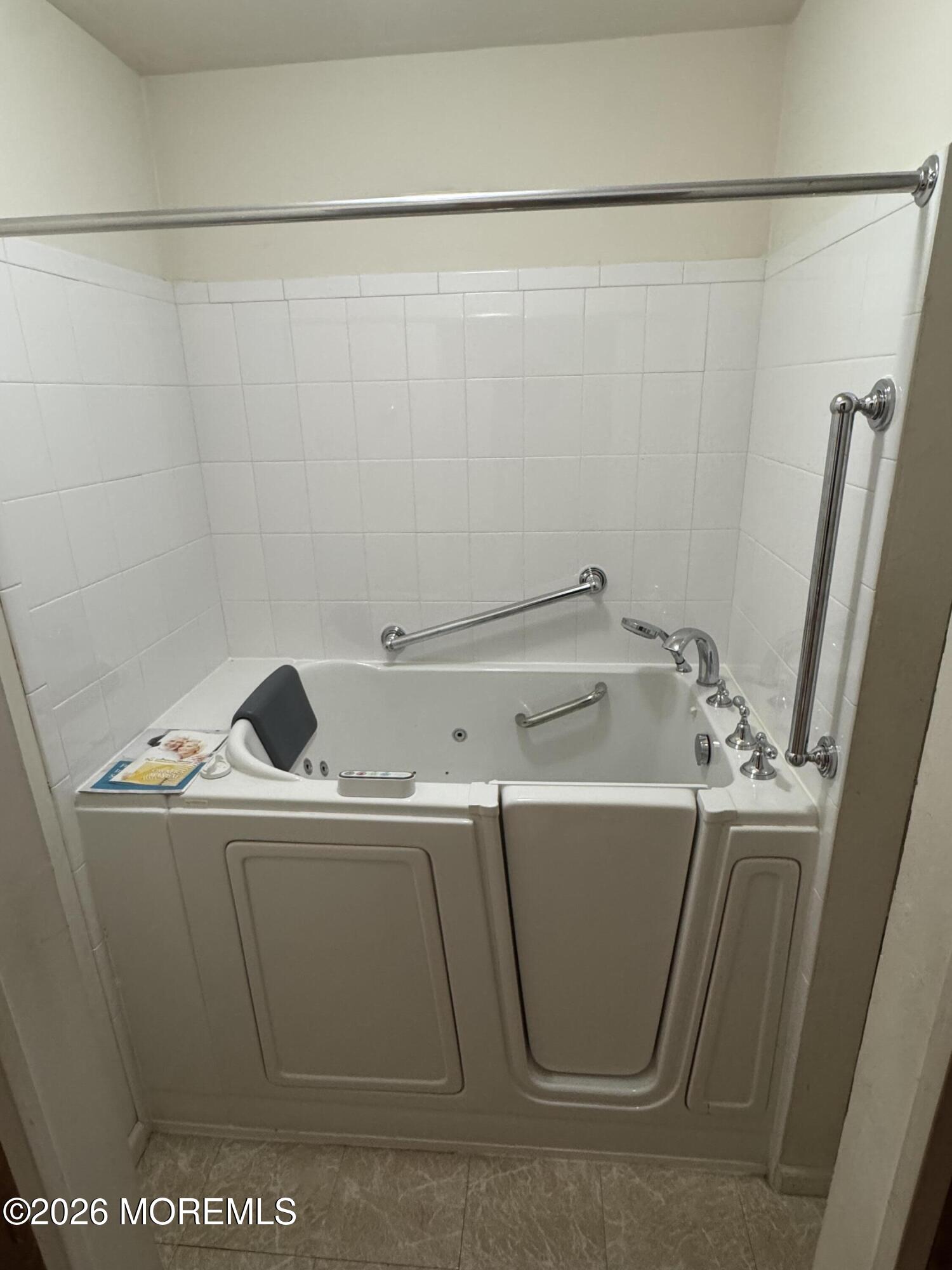 121-123 Stone Road Union Beach, NJ 07735 - Photo 9 of 26 IMG_7307