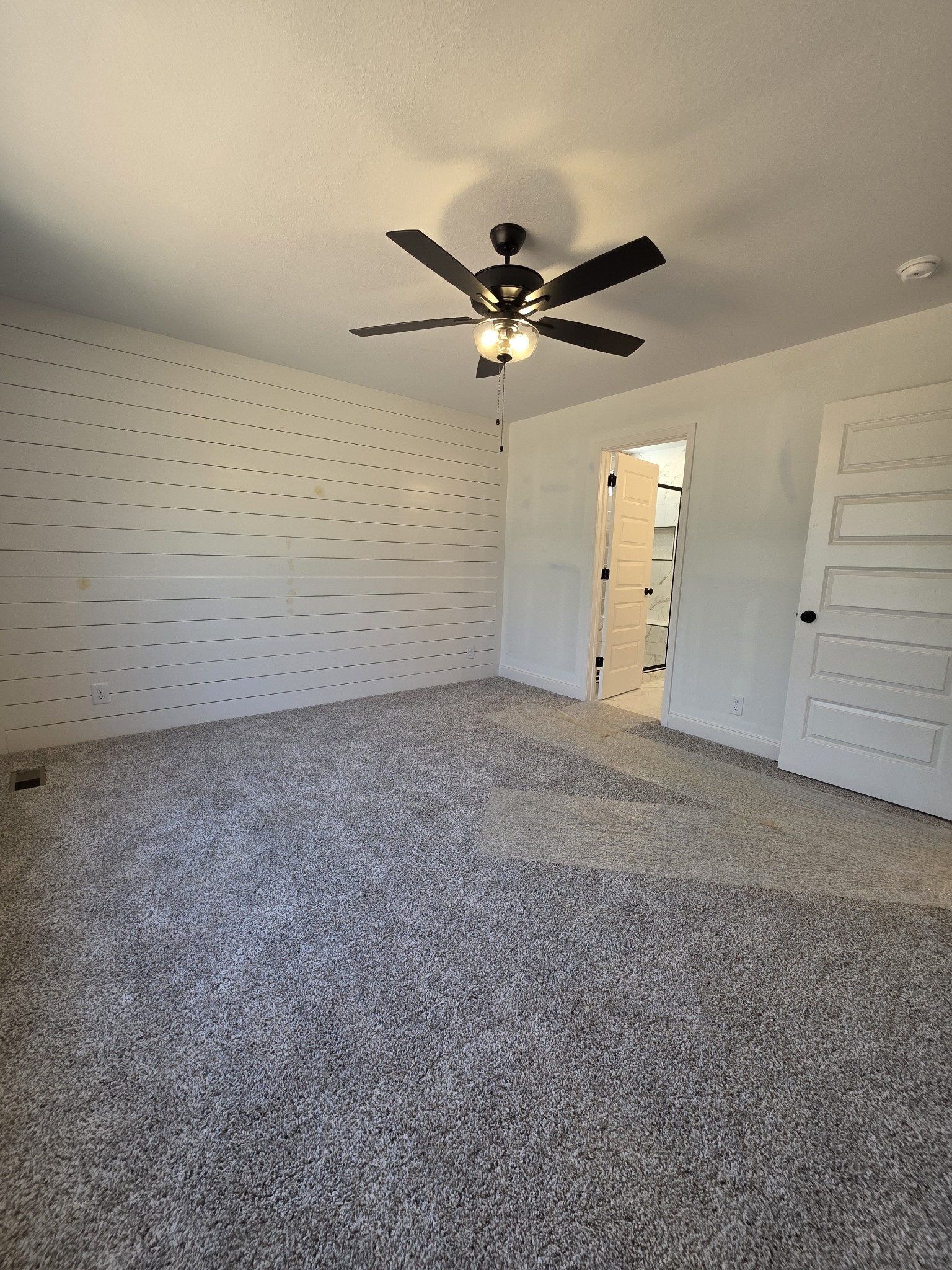 475 Ridge Top Court Clarksville, TN 37040 - Photo 18 of 44 an empty room with fan
