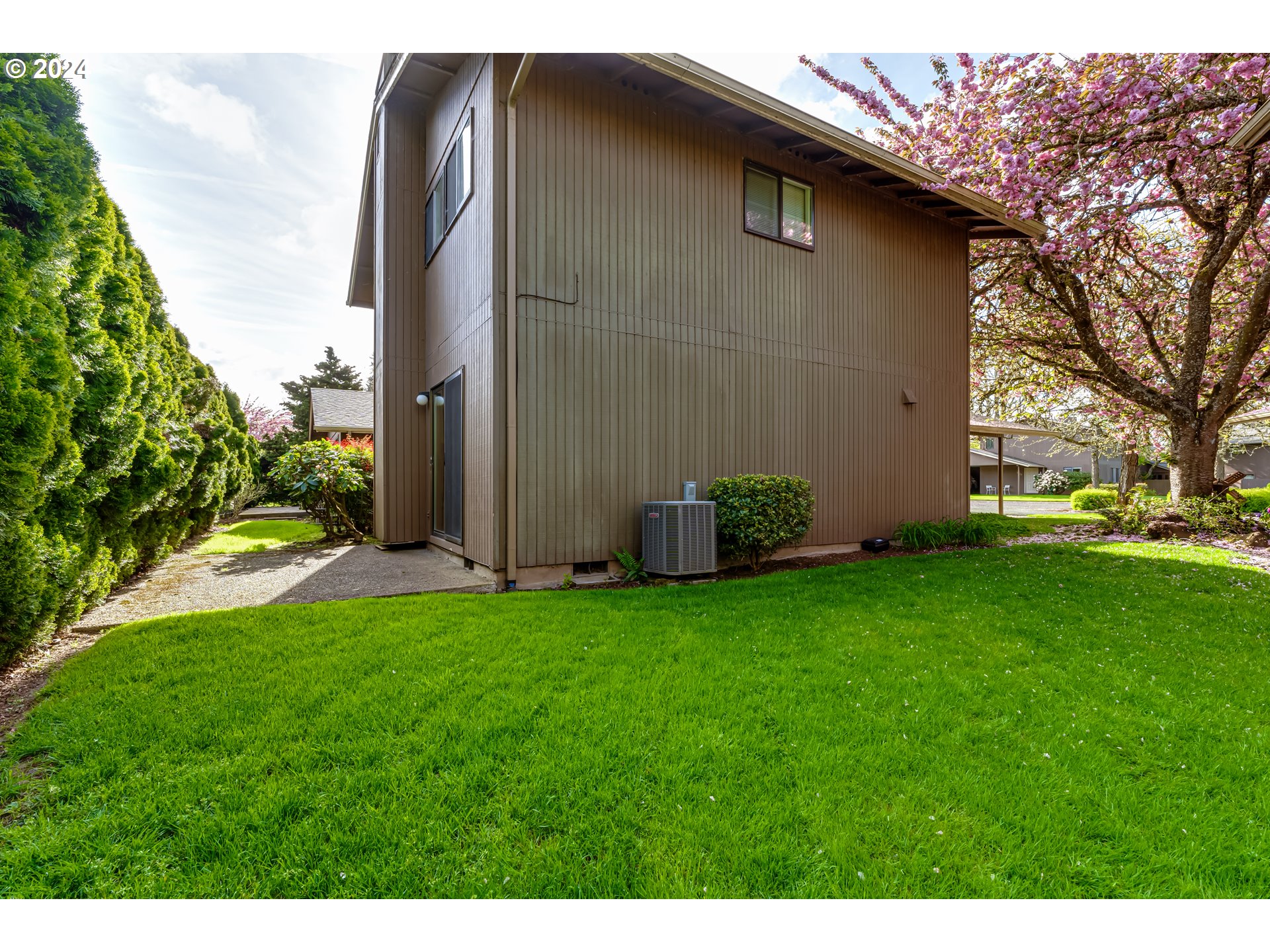 2214 Ridgeway Drive Eugene, OR 97401 - Photo 30 of 30 Gallery Image 30