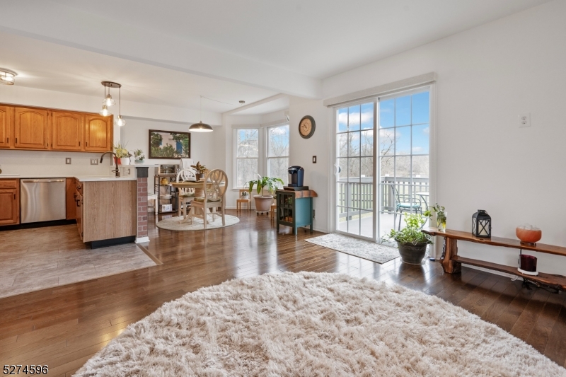 18 Pond Ridge Drive Clinton, NJ 08809 - Photo 11 of 31