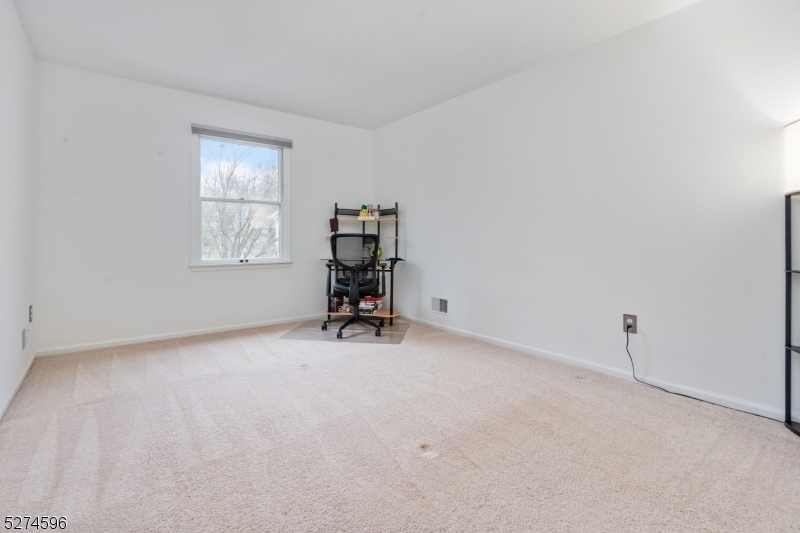 18 Pond Ridge Drive Clinton, NJ 08809 - Photo 24 of 31