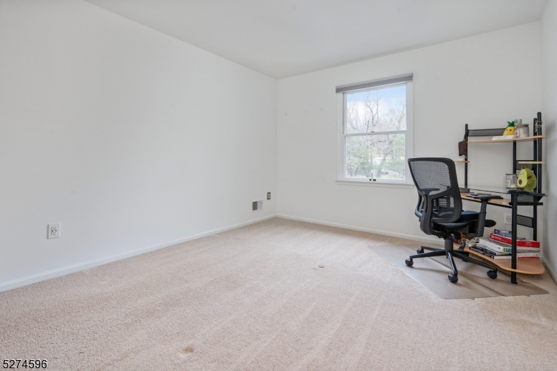 18 Pond Ridge Drive Clinton, NJ 08809 - Photo 25 of 31