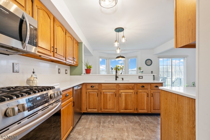 18 Pond Ridge Drive Clinton, NJ 08809 - Photo 7 of 31