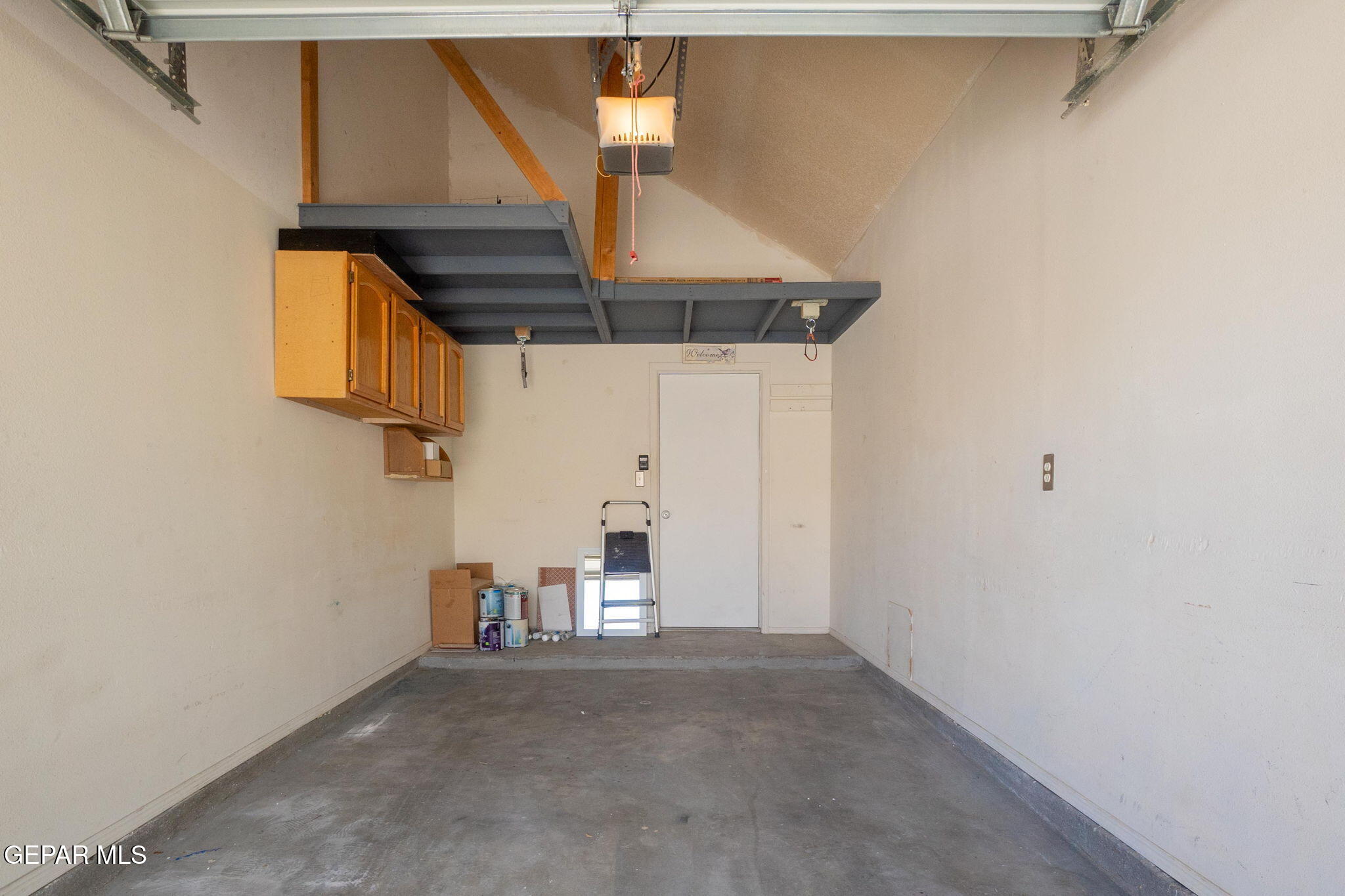 2012 Rogelio Avenue El Paso, TX 79902 - Photo 3 of 12 a view of a hallway with entryway