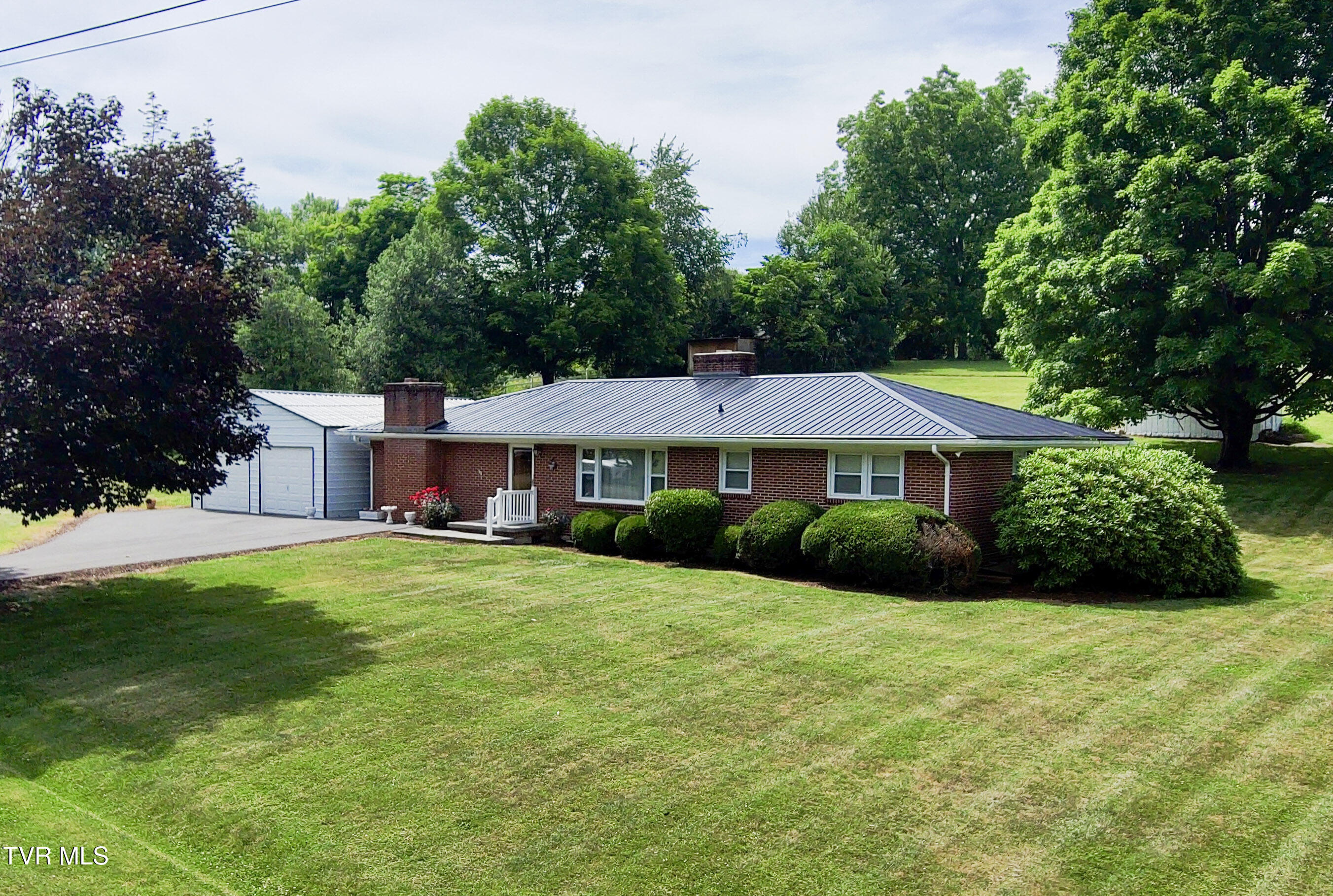 20495 Blue Spruce Road Bristol, VA 24202 - Photo 2 of 24 Outside facing 1