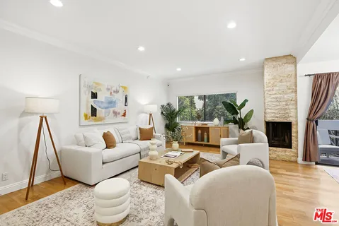 $1,890,000 | 234 South Tower Drive, Unit 3, Beverly Hills, CA 90211