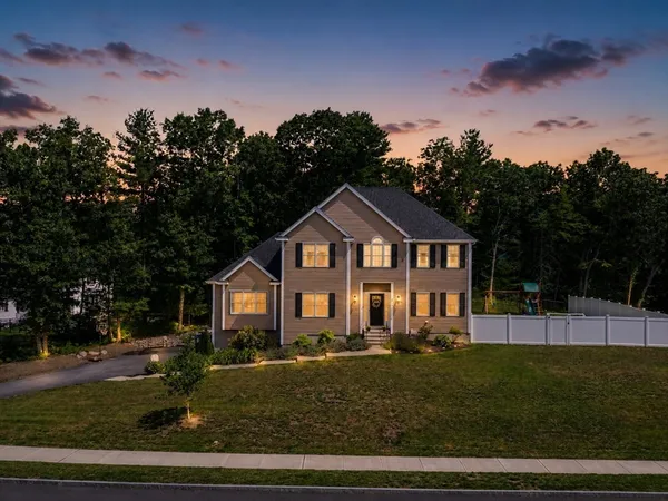 $819,000 | 377 Rebecca Road, Northbridge, MA 01588