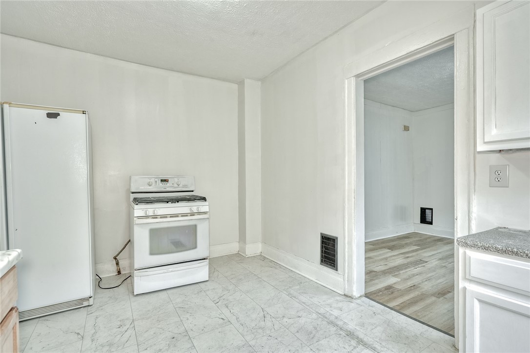 53 Hoeltzer Street Rochester, NY 14605 - Photo 8 of 30