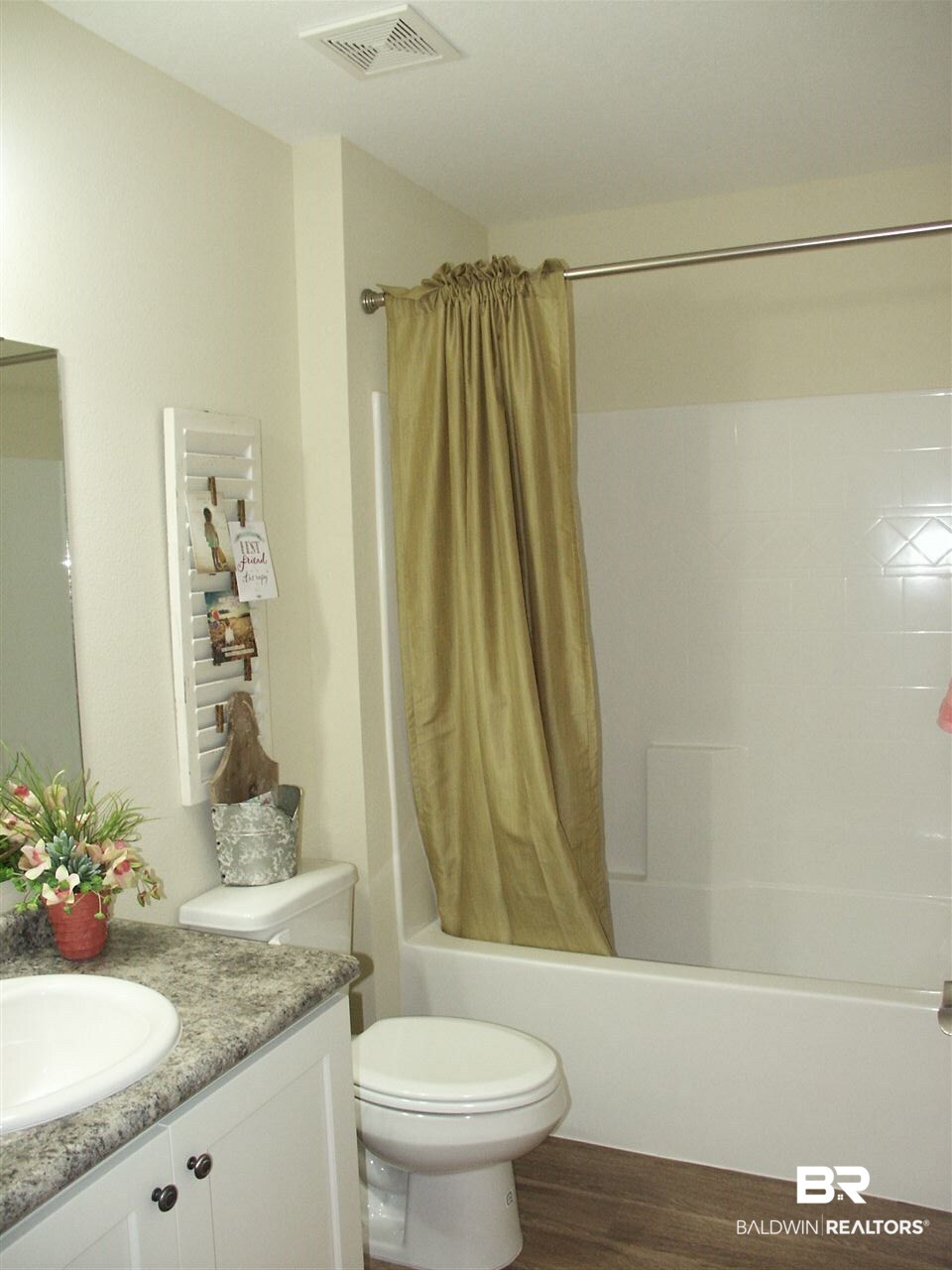 12610 Westfield Loop Lillian, AL 36549 - Photo 17 of 24 Guest Bathroom