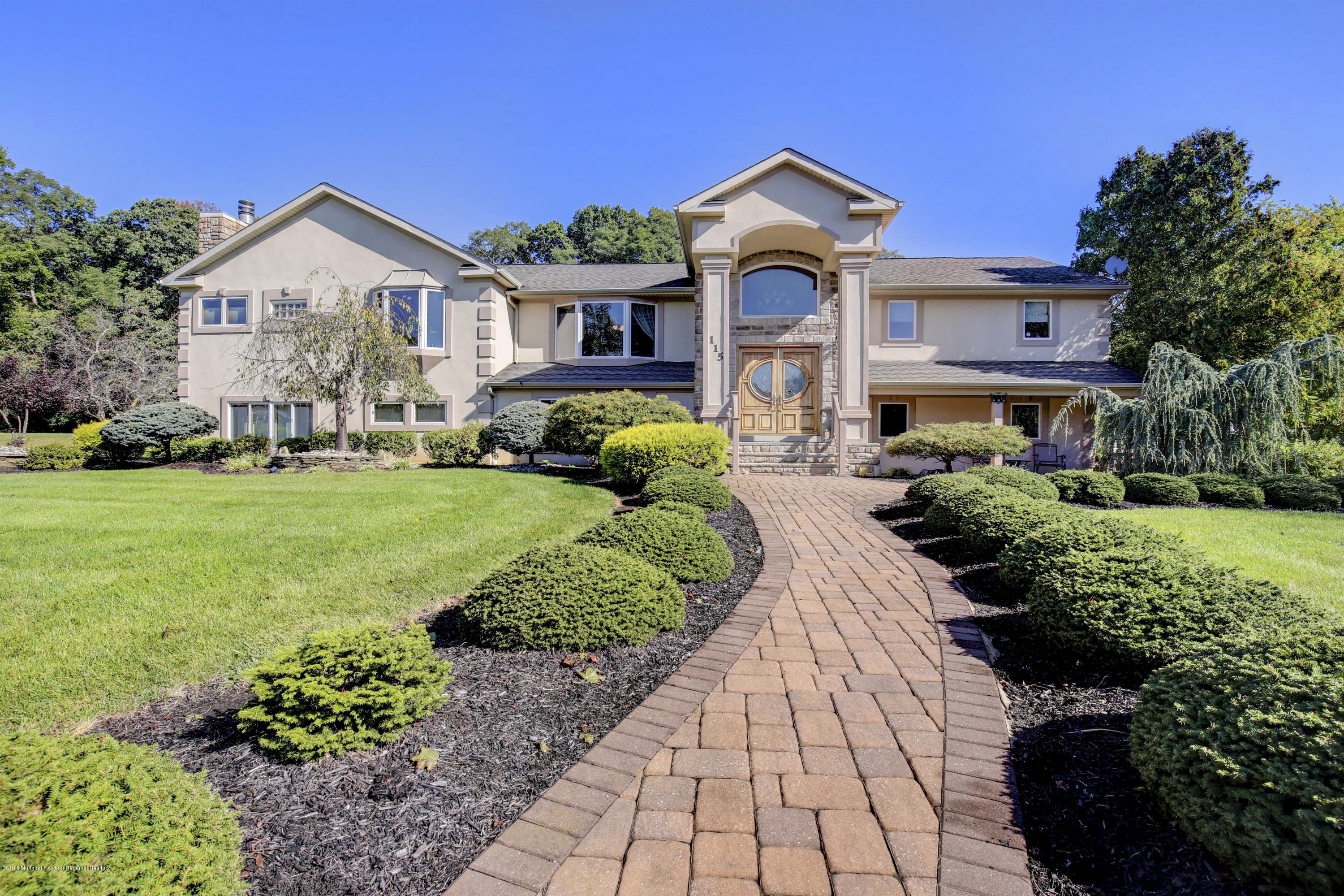 001_Front of House