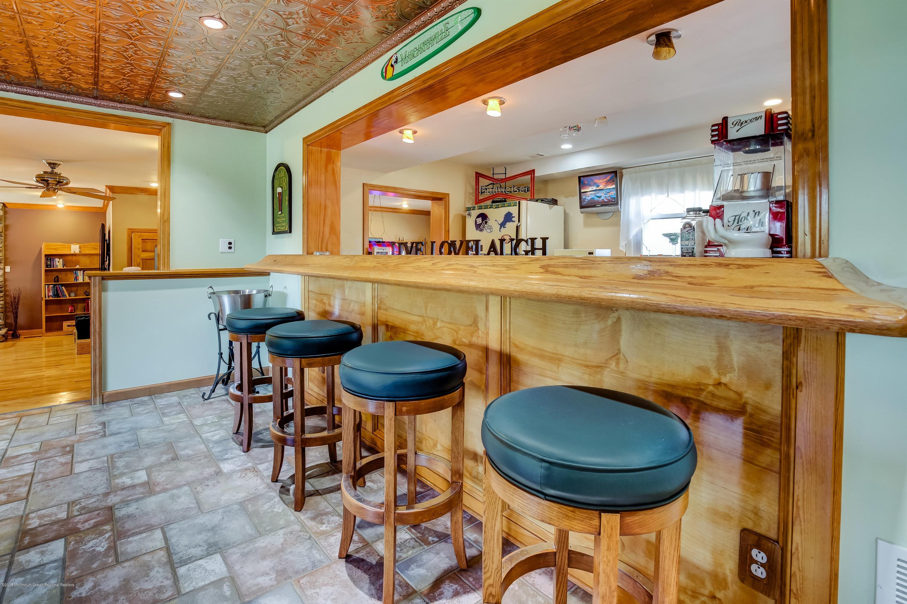 115 Wellington Road Freehold, NJ 07728 - Photo 11 of 40 011_Bar Area