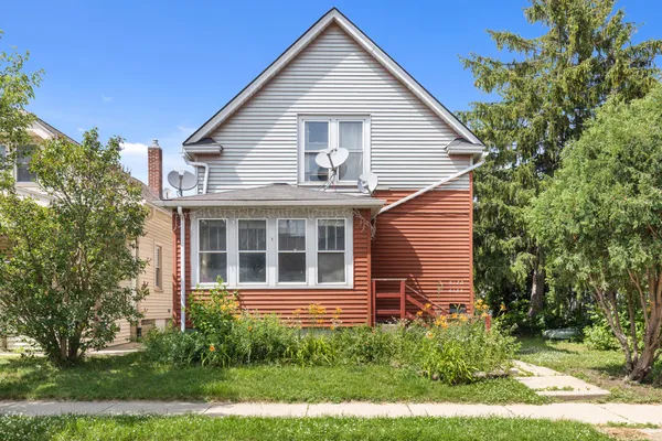 $280,000 | 6122 West Mitchell Street, Unit 6124, West Allis, WI 53214