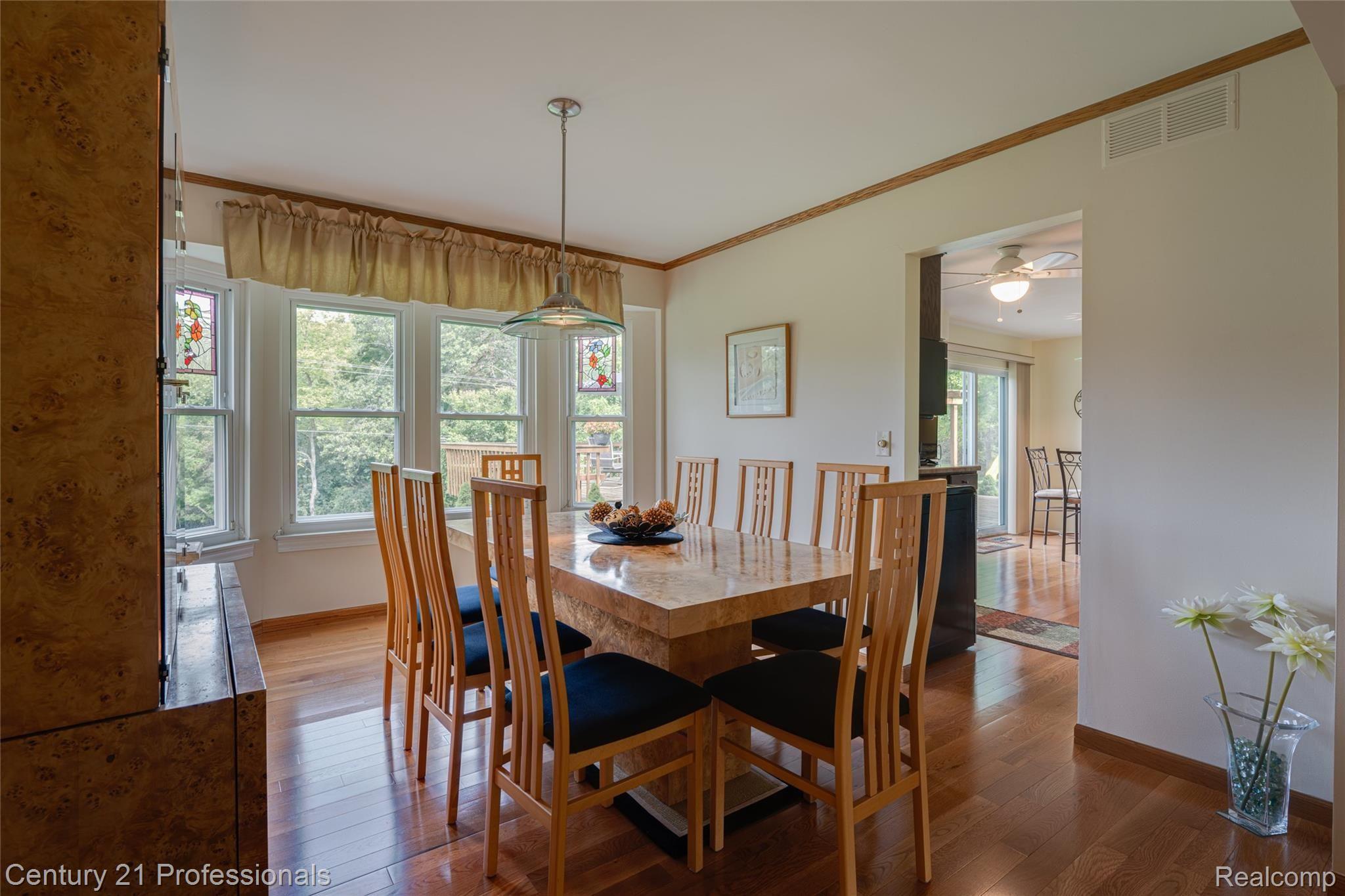 1354 North Fairview Lane Rochester, MI 48306 - Photo 13 of 70 13_Dining Room_2.jpg