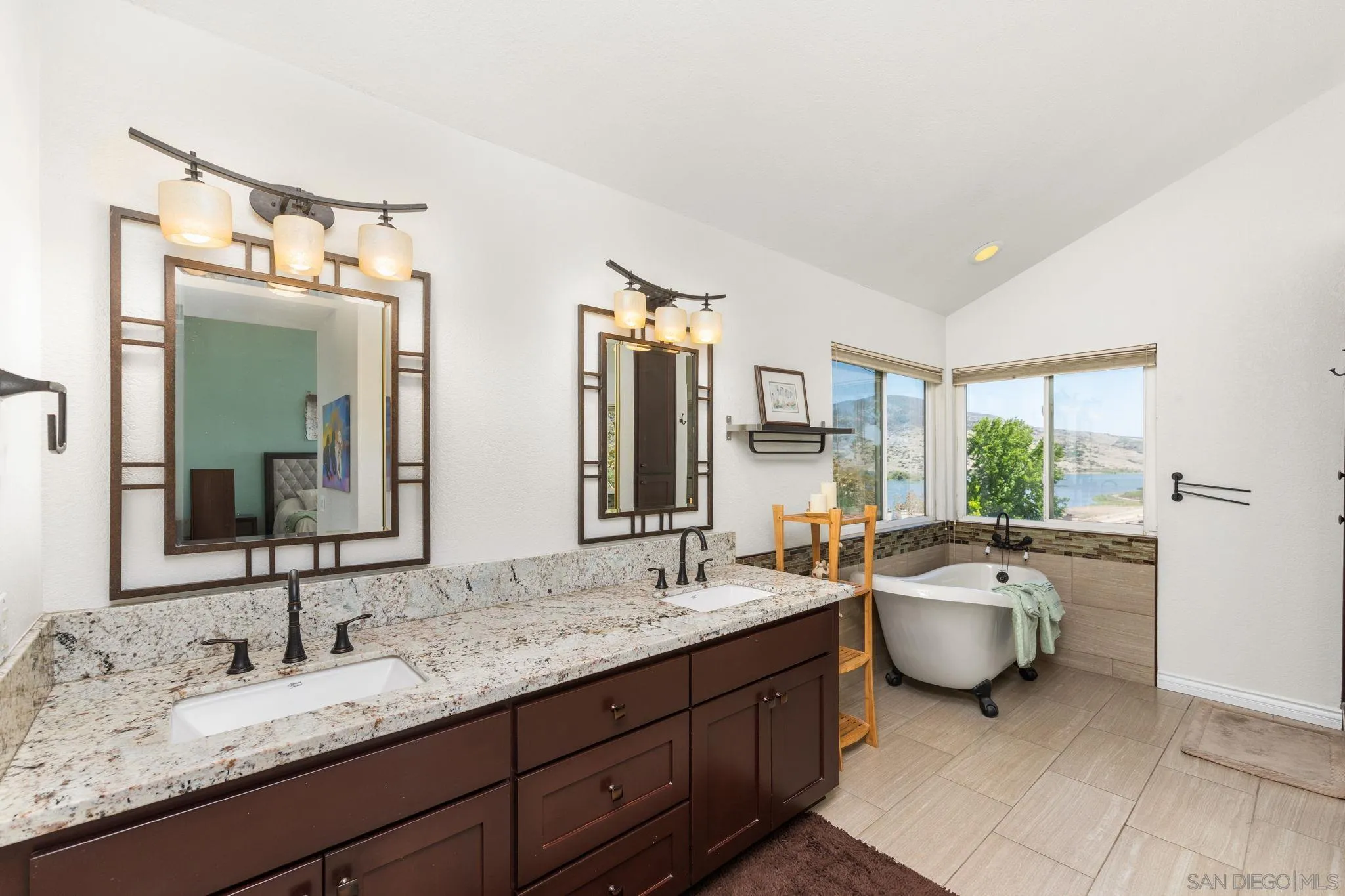 10035 Verbena Lane Spring Valley, CA 91977 - Photo 21 of 40