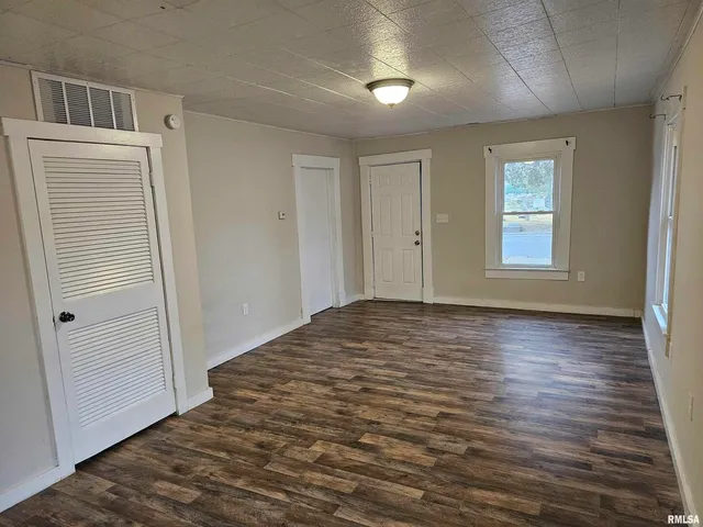 $79,900 | 511 North Shelby Avenue, Salem, IL 62881