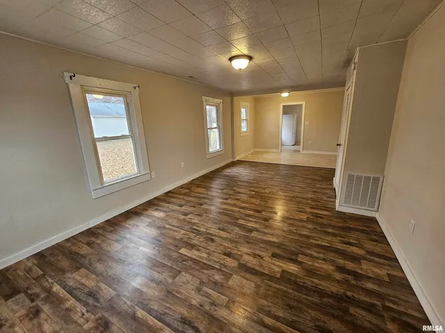 $79,900 | 511 North Shelby Avenue, Salem, IL 62881