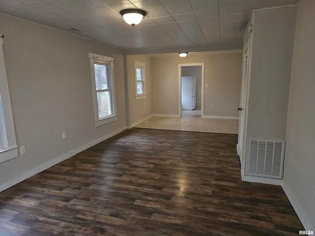 $79,900 | 511 North Shelby Avenue, Salem, IL 62881