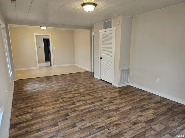 $79,900 | 511 North Shelby Avenue, Salem, IL 62881