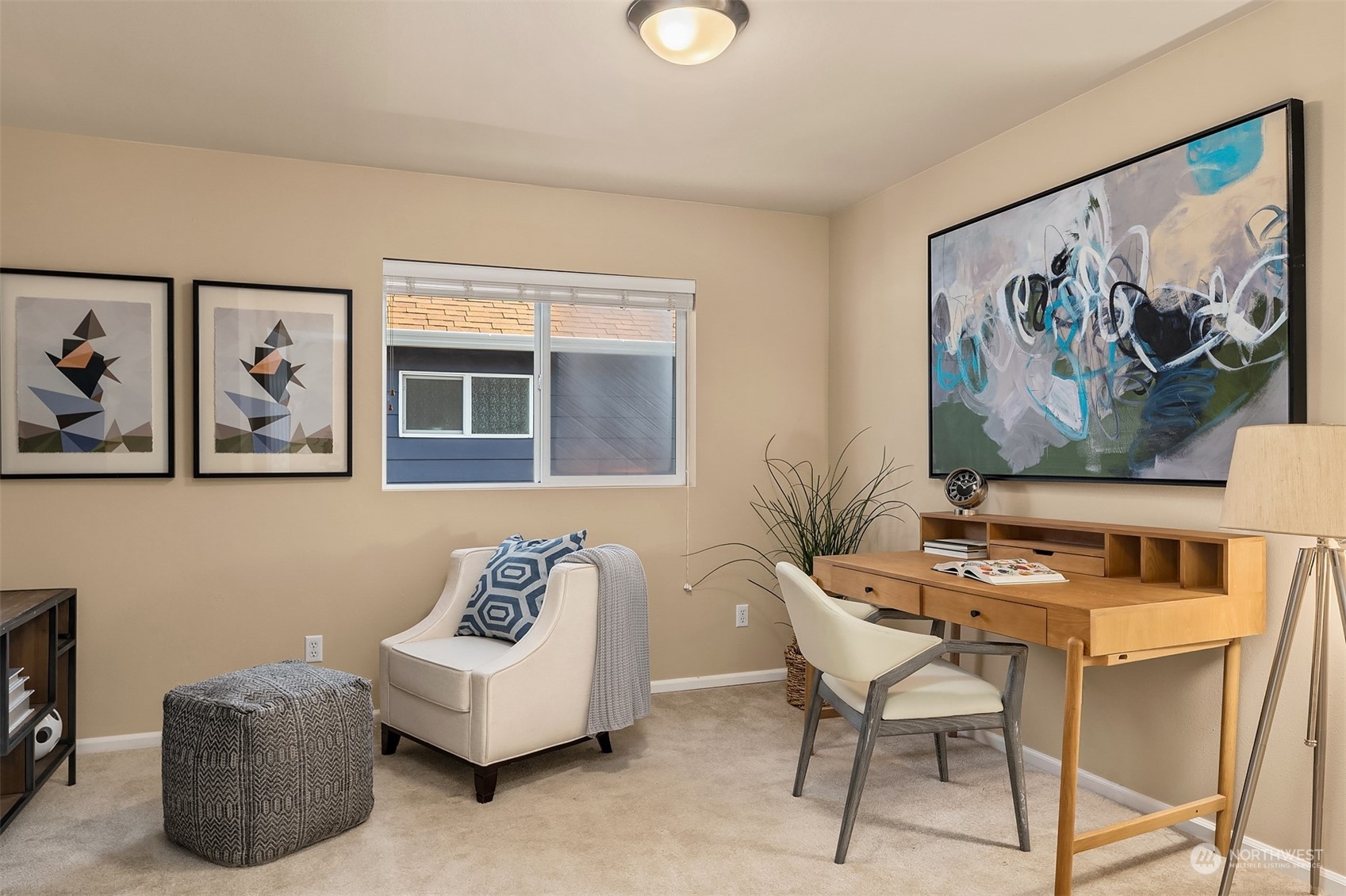 6608 West Crestview Loop Southeast Snoqualmie, WA 98065 - Photo 25 of 29 a view of a livingroom with furniture and couch