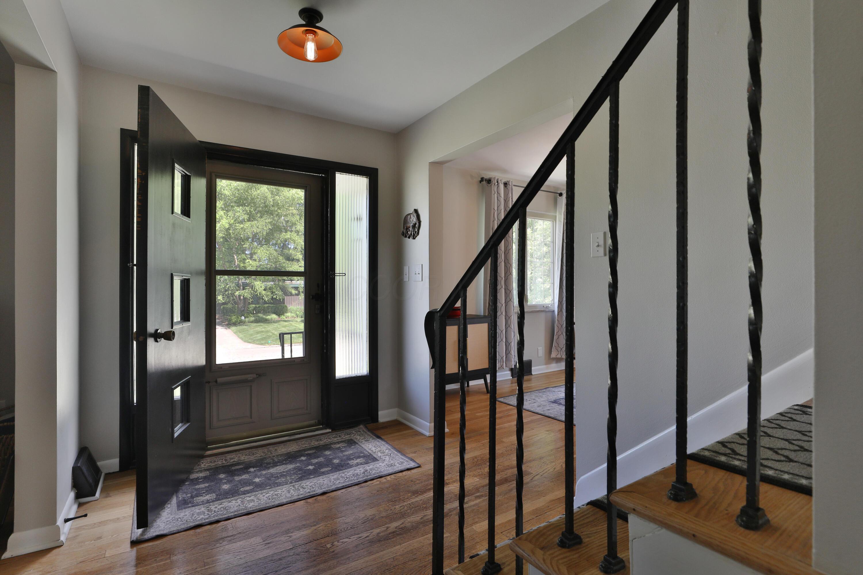 315 South Kellner Road Columbus, OH 43209 - Photo 4 of 51 Front door opens to foyer and central hall