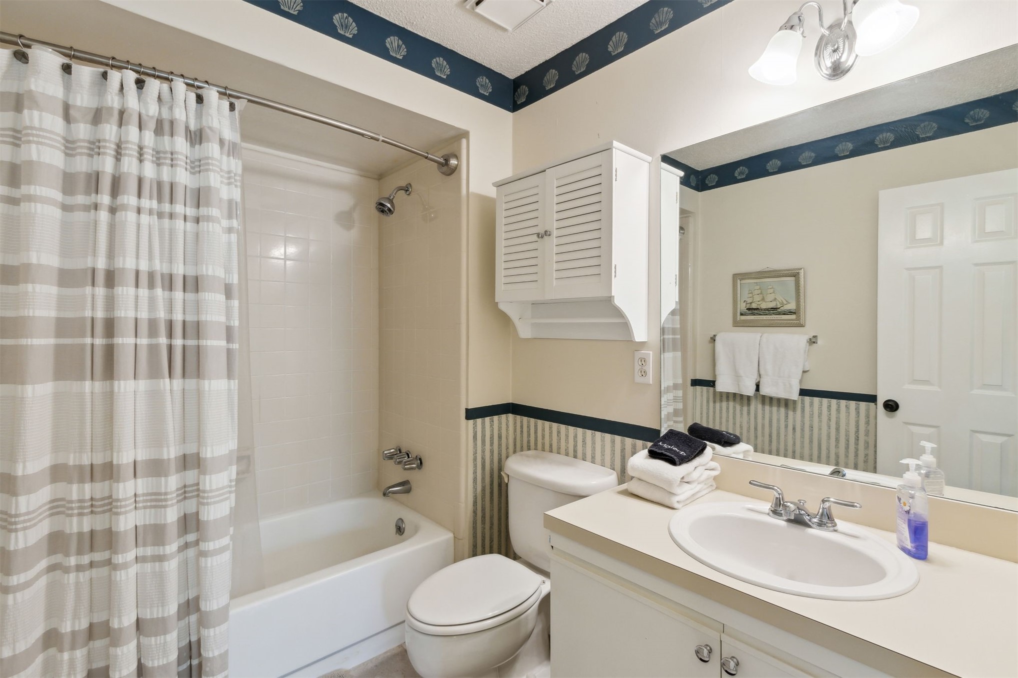 2893 Forest Ridge Drive, Unit V3 Fernandina Beach, FL 32034 - Photo 26 of 27 2893 Forest Ridge - Shared Bathroom