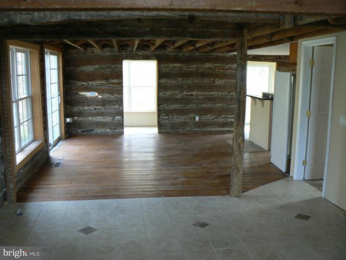 4445 Locust Grove Road Rohrersville, MD 21779 - Photo 17 of 23 Interior (General)