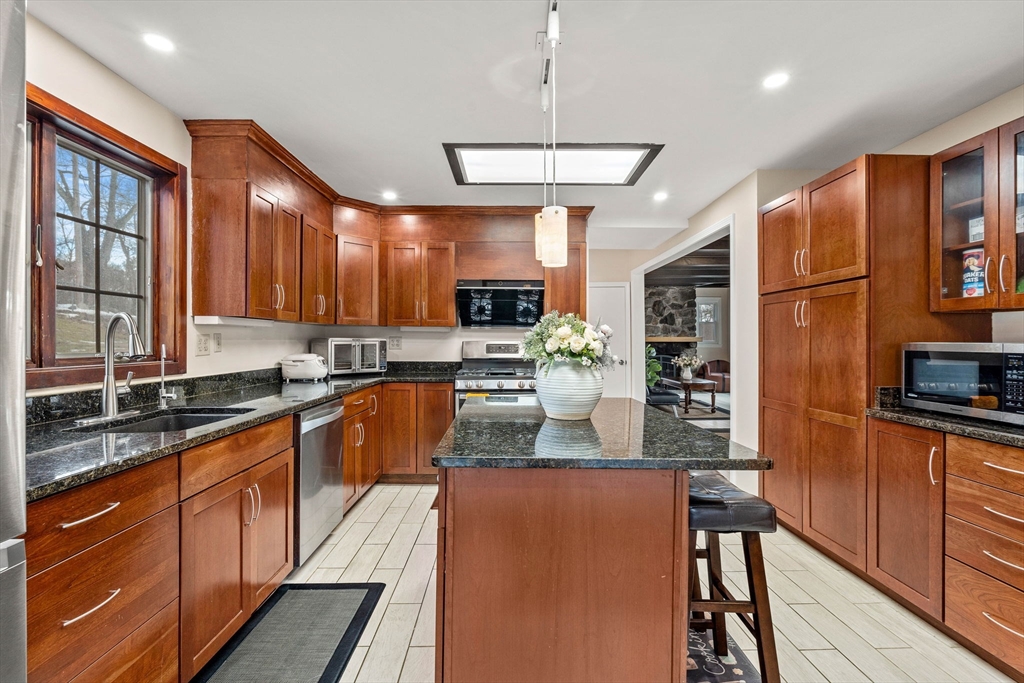 13 Long Road Westford, MA 01886 - Photo 14 of 33