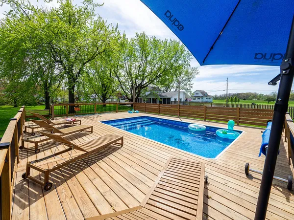 $600,000 | 10671 California Road, Bridgman, MI 49106