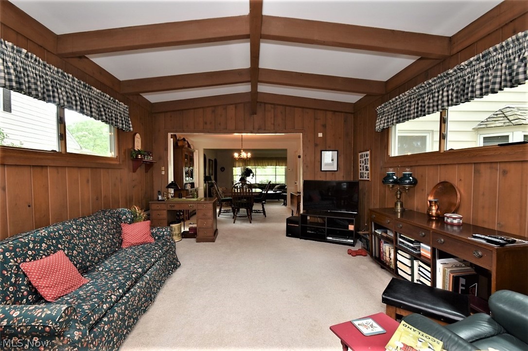 1567 Kew Road Cleveland, OH 44118 - Photo 9 of 23