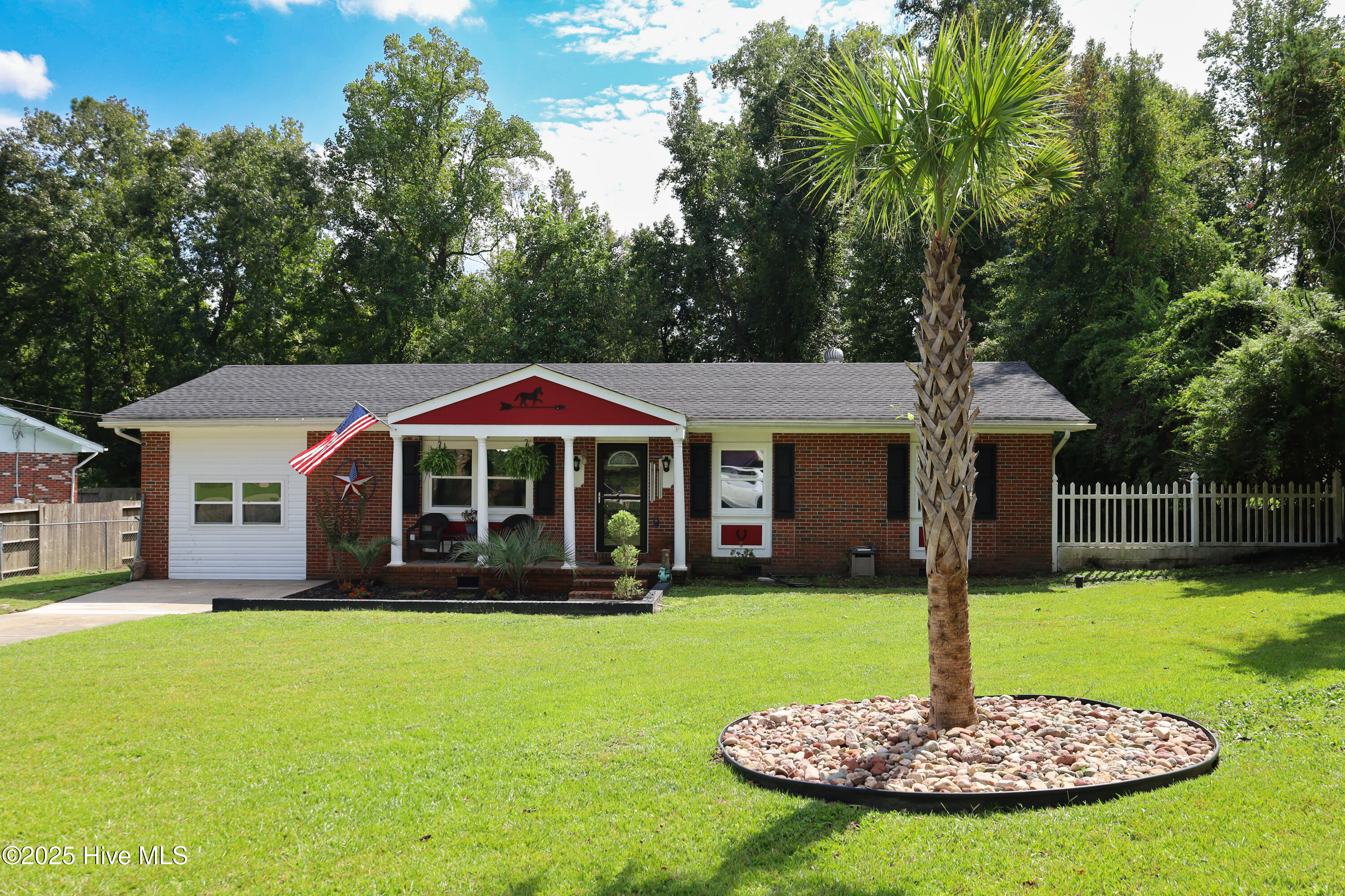 304 Sheffield Road Jacksonville, NC 28546 - Photo 2 of 35 IMG_1509