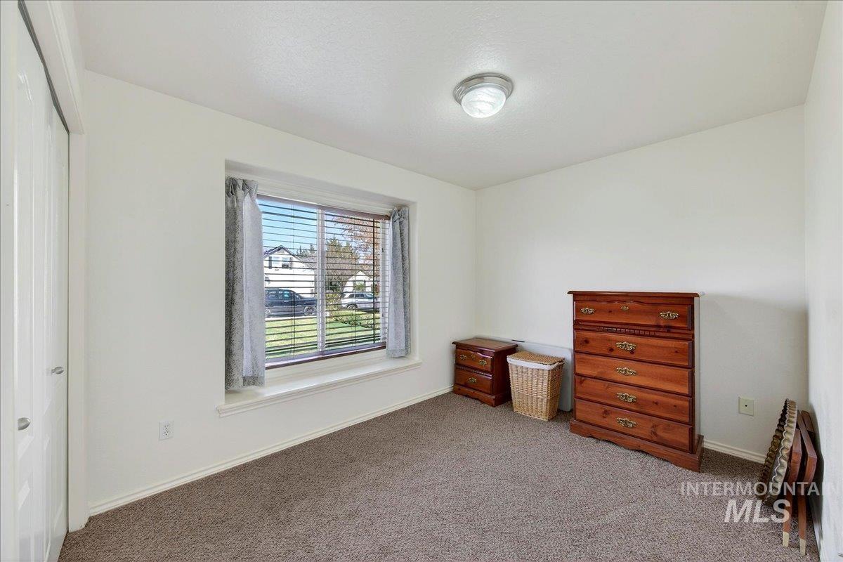 2558 North Rough Stone Way Meridian, ID 83646 - Photo 20 of 44