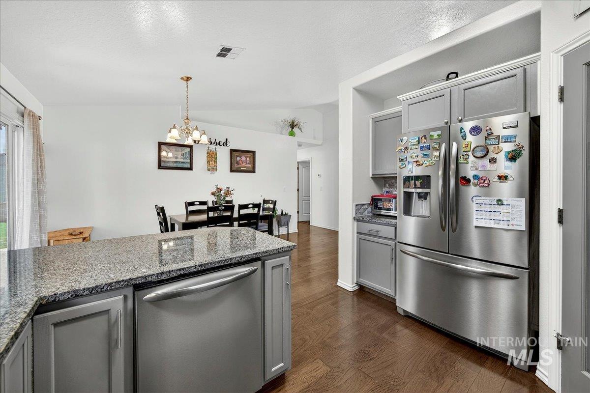 2558 North Rough Stone Way Meridian, ID 83646 - Photo 29 of 44