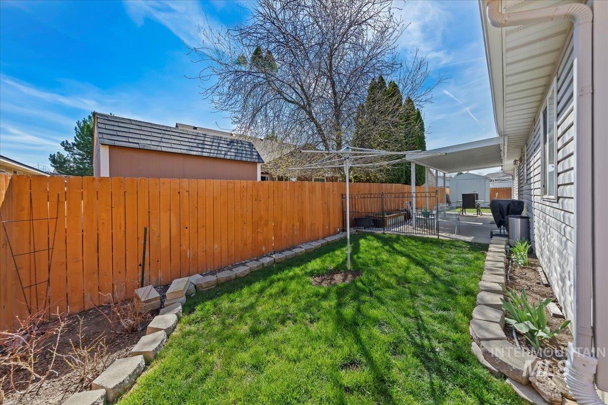 2558 North Rough Stone Way Meridian, ID 83646 - Photo 36 of 44