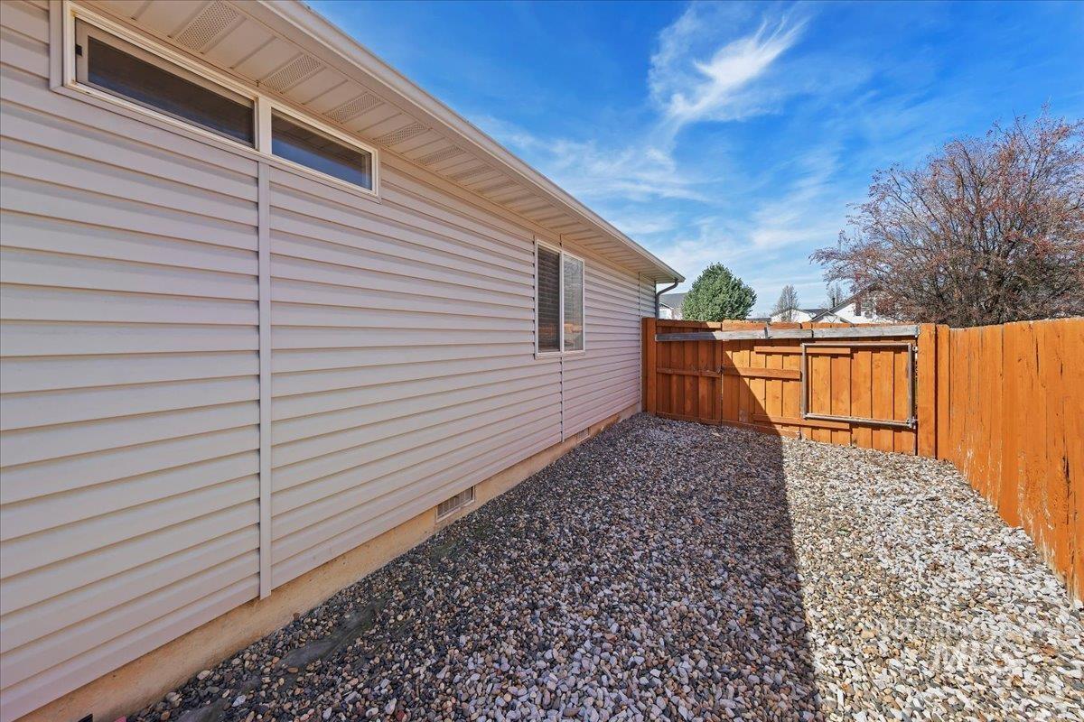 2558 North Rough Stone Way Meridian, ID 83646 - Photo 38 of 44