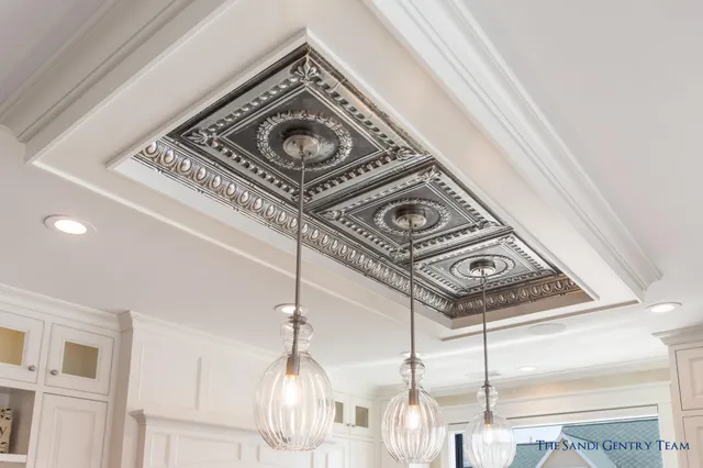 $1,098,900 | 218 South Harbor Drive, Unit 202, Grand Haven, MI 49417