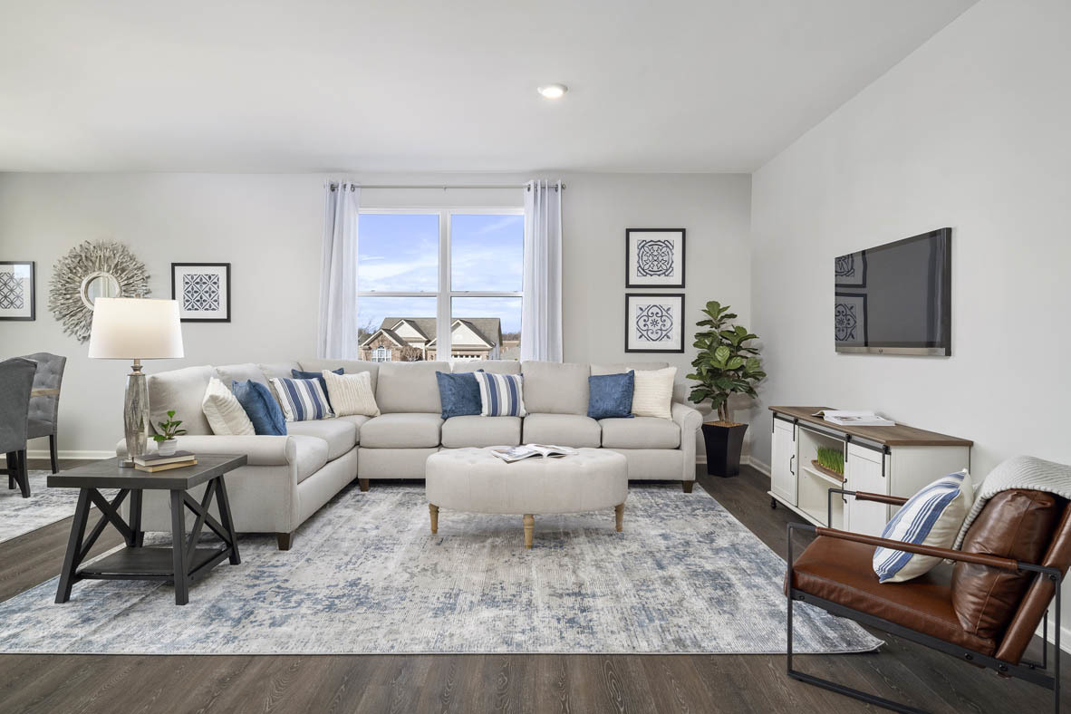 920 Eineke Boulevard Algonquin, IL 60102 - Photo 12 of 27 a living room with furniture and a couch