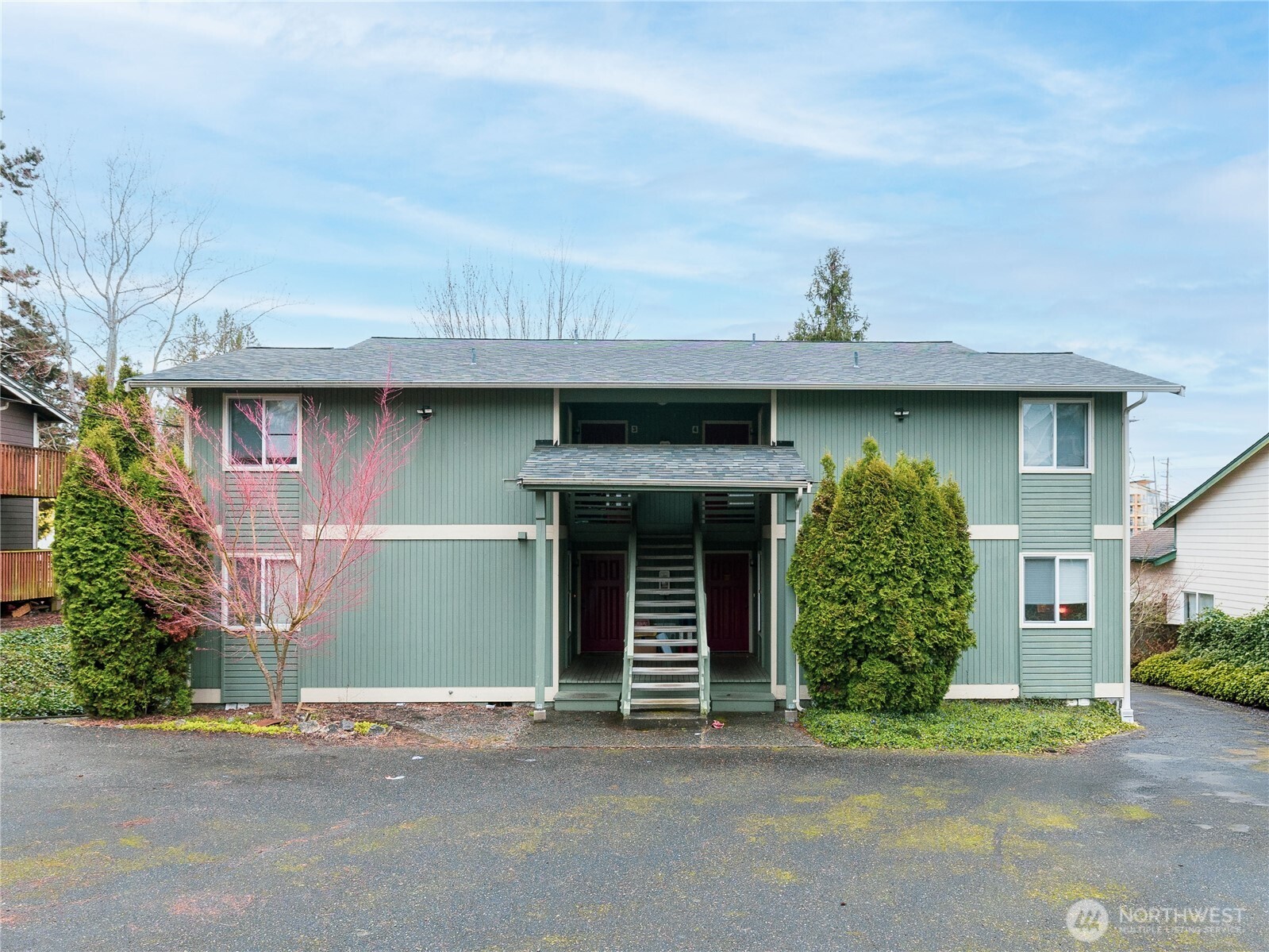 1534 Franklin Street Bellingham, WA 98225 - Photo 1 of 6 a front view of a house with garden