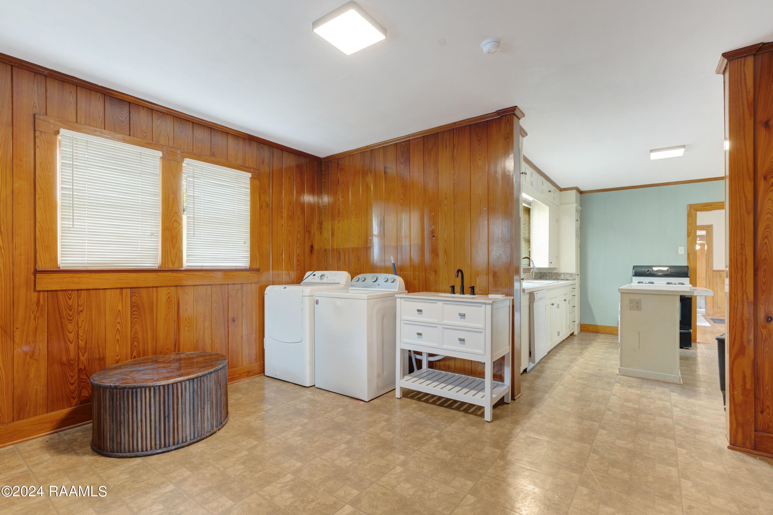702 Cleveland Street Lafayette, LA 70501 - Photo 12 of 23 702 Cleveland-18