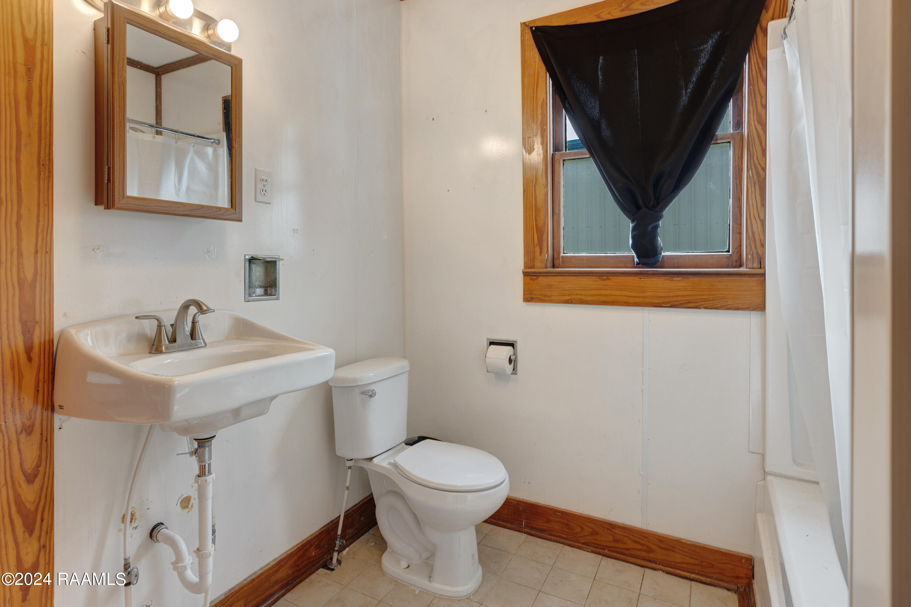 702 Cleveland Street Lafayette, LA 70501 - Photo 13 of 23 702 Cleveland-8